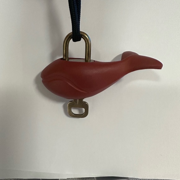 RARE whale Louis Vuitton lock and key - Picture 4 of 9